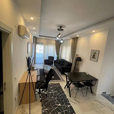 2+1 Duplex 100 Meters From The Sea, 1 Floor Apartment